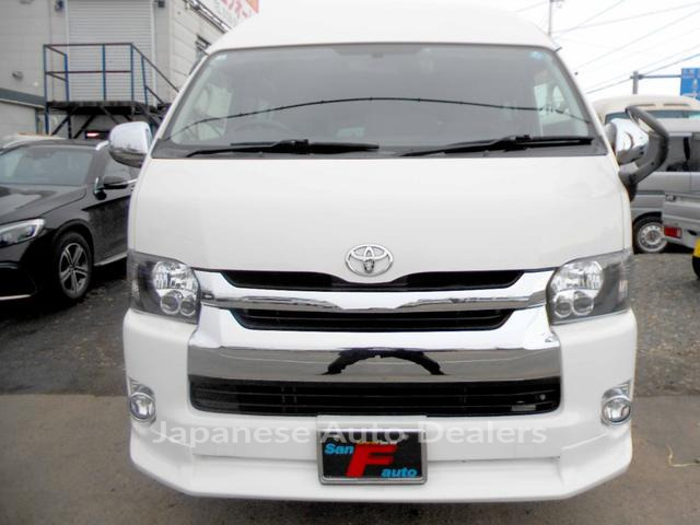 TOYOTA HIACE VAN