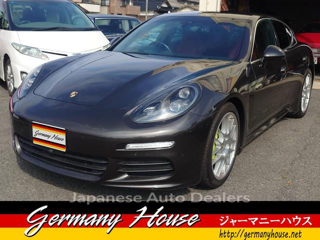 PORSCHE PANAMERA