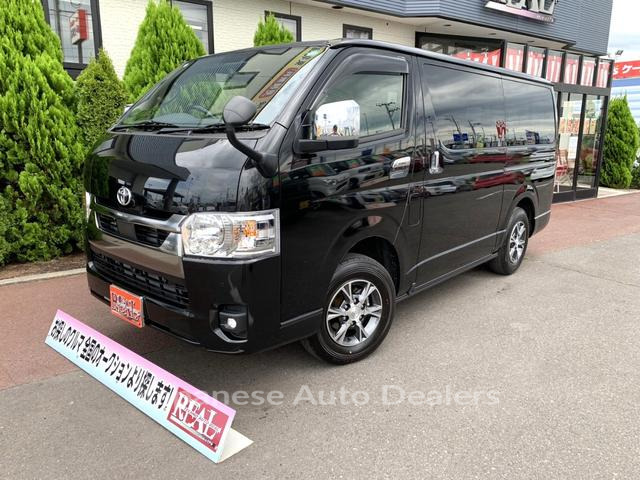 TOYOTA HIACE VAN
