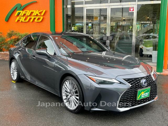 LEXUS IS