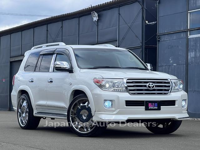 TOYOTA LAND CRUISER
