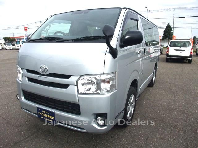TOYOTA HIACE VAN