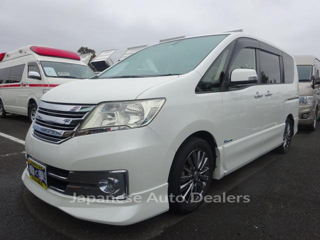 NISSAN SERENA