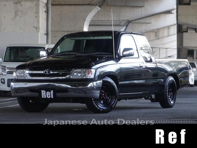 TOYOTA HILUX SPORTS PICK UP