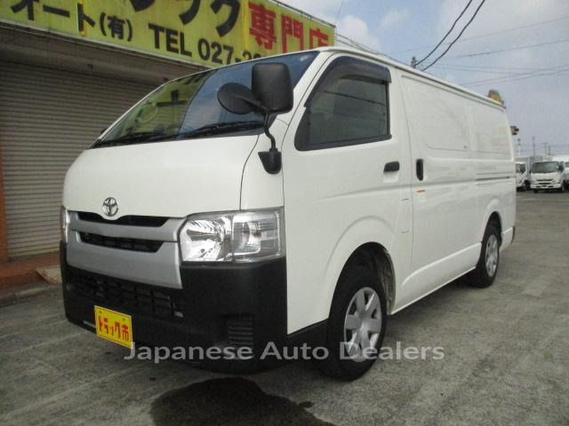 TOYOTA HIACE VAN