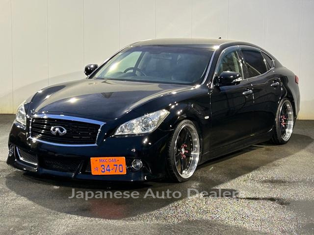 NISSAN FUGA