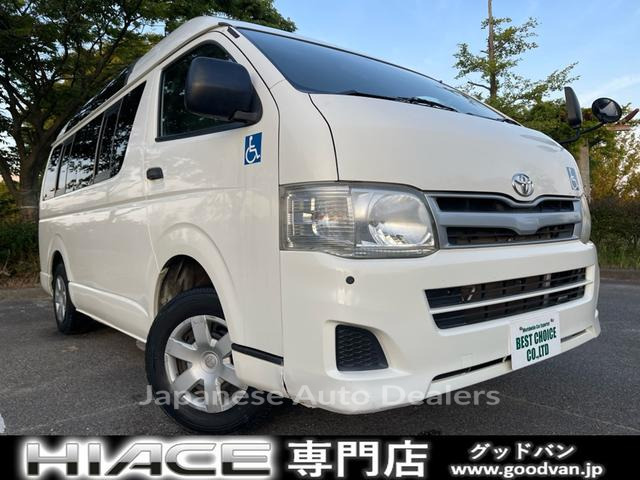 TOYOTA HIACE VAN