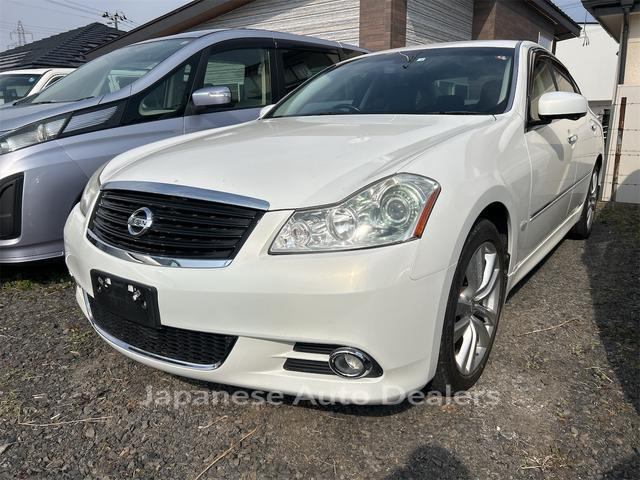 NISSAN FUGA