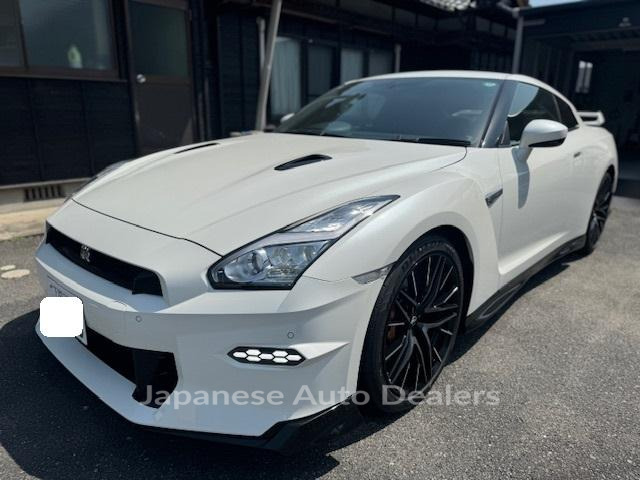 NISSAN GT-R
