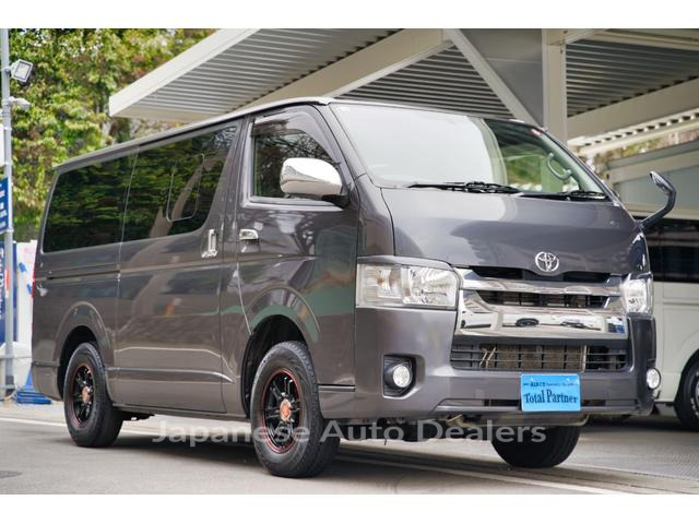 TOYOTA HIACE VAN