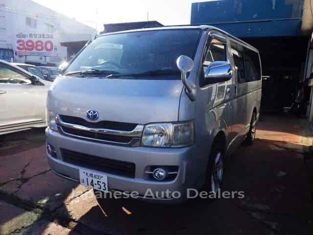 TOYOTA HIACE VAN