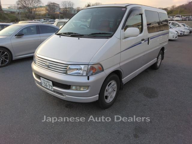 TOYOTA HIACE REGIUS