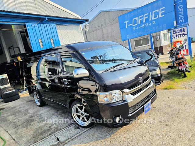 TOYOTA HIACE VAN