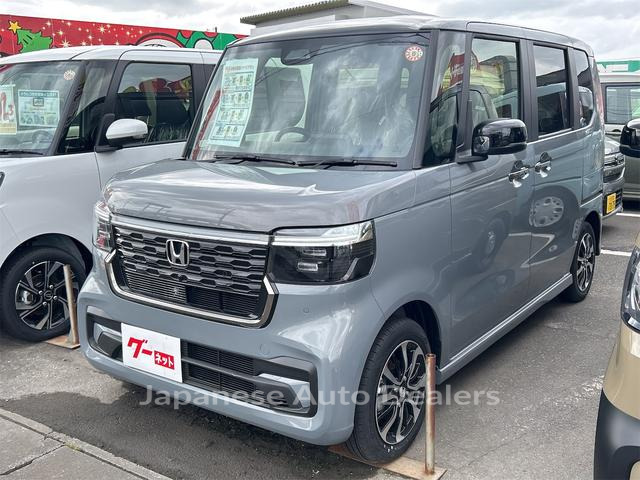 HONDA N-BOX CUSTOM