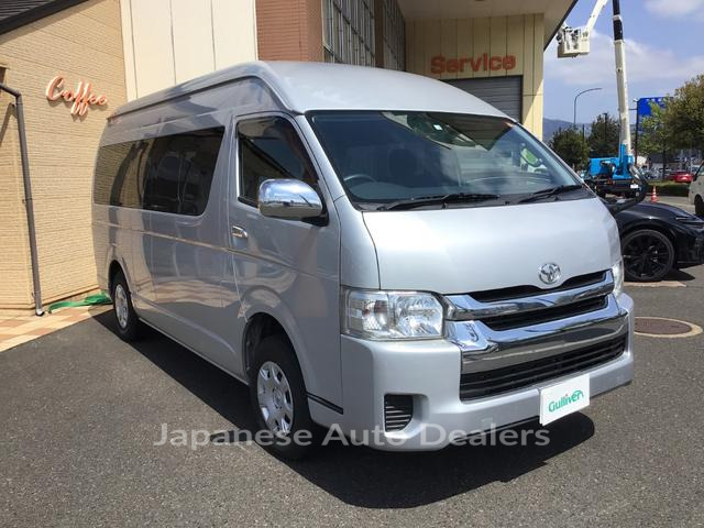 TOYOTA HIACE WAGON