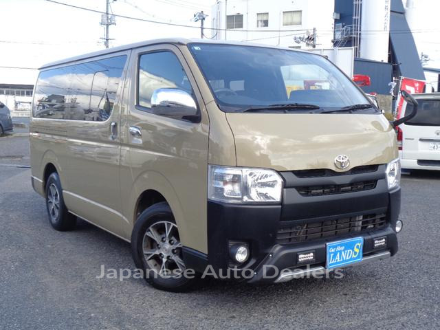 TOYOTA HIACE VAN