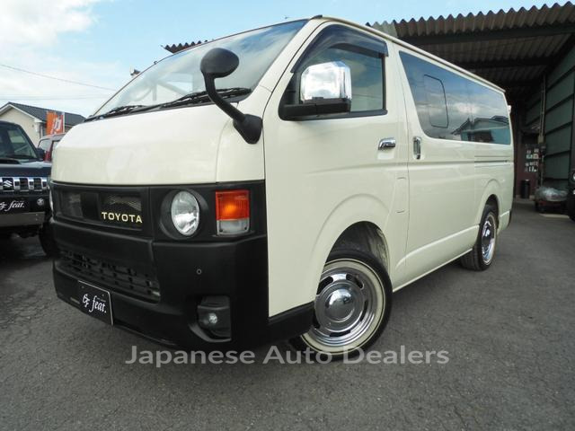 TOYOTA HIACE VAN