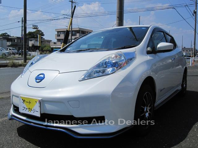NISSAN LEAF