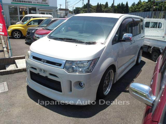 MITSUBISHI DELICA D:5