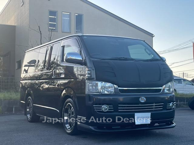 TOYOTA HIACE VAN