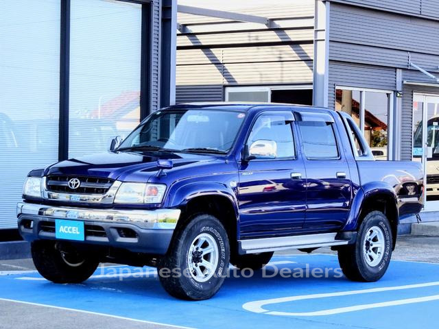 TOYOTA HILUX SPORTS PICK UP