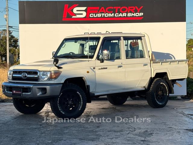 TOYOTA LAND CRUISER 70