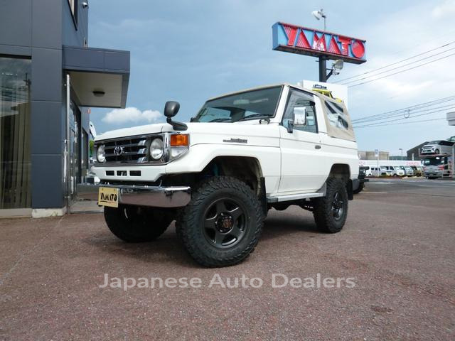 TOYOTA LAND CRUISER 70