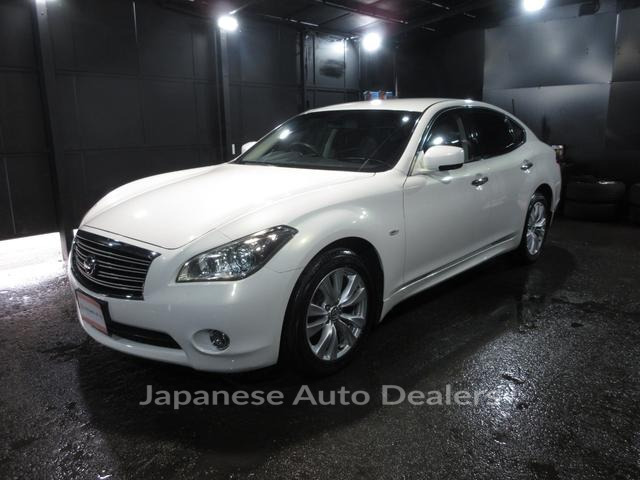 NISSAN FUGA