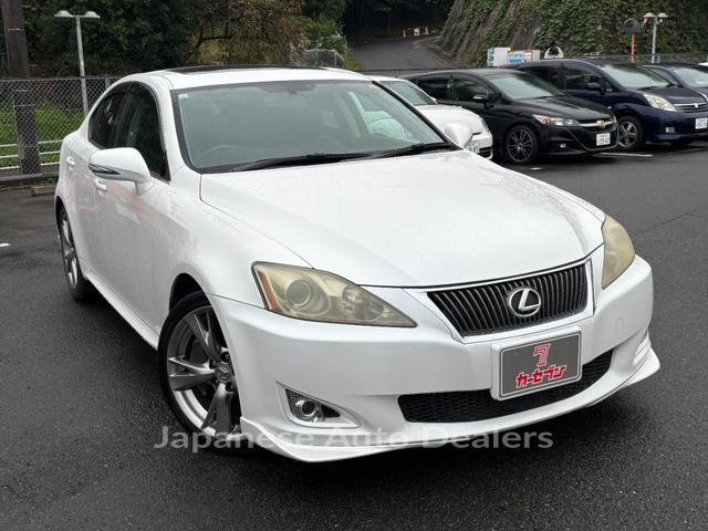 LEXUS IS