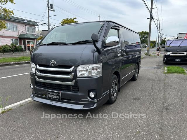 TOYOTA HIACE VAN