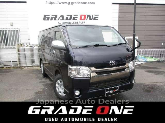 TOYOTA HIACE VAN