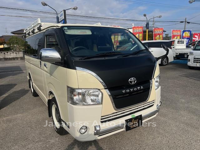 TOYOTA HIACE VAN