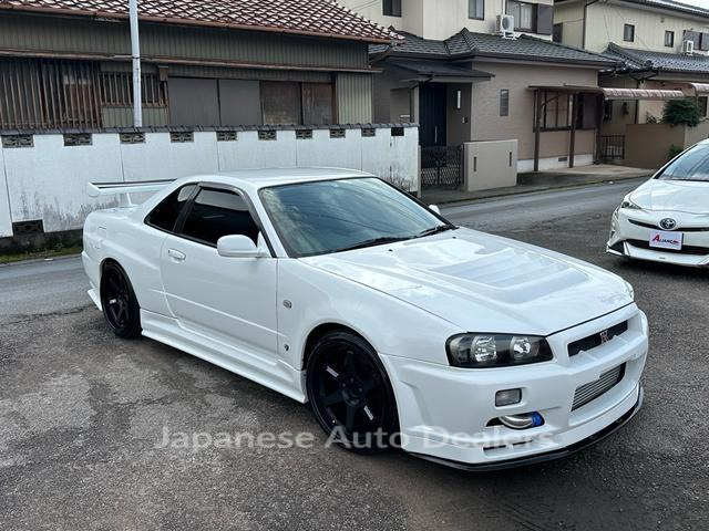 NISSAN SKYLINE
