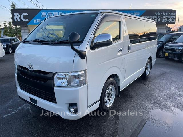 TOYOTA HIACE VAN