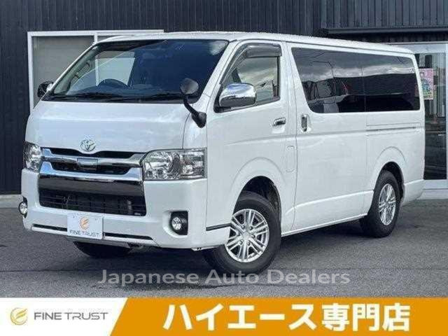 TOYOTA HIACE VAN