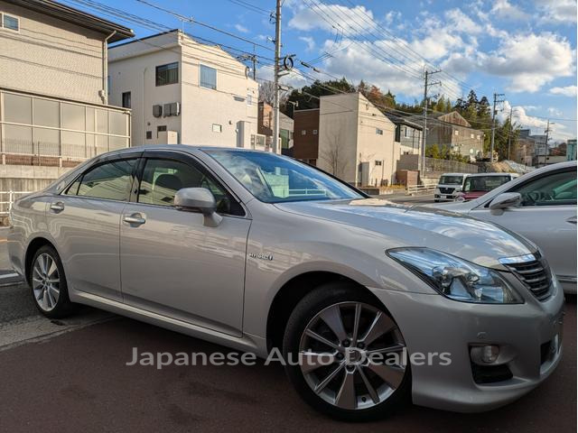 TOYOTA CROWN HYBRID