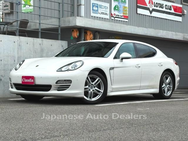 PORSCHE PANAMERA