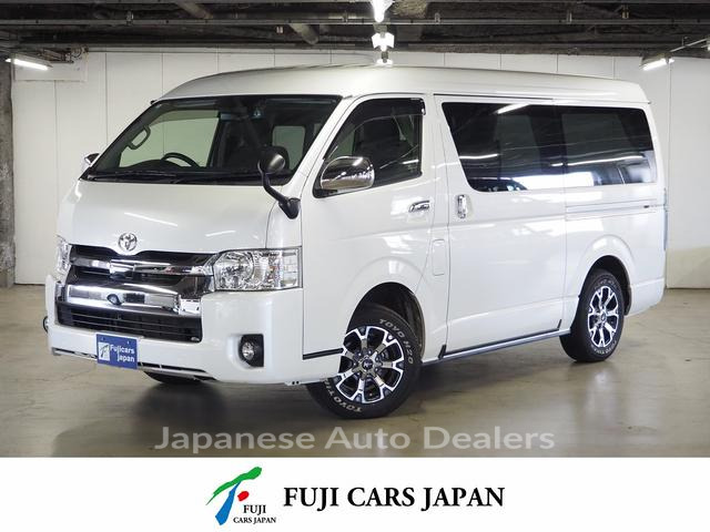 TOYOTA HIACE VAN