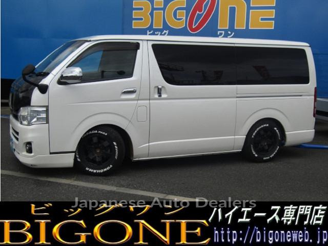 TOYOTA HIACE VAN