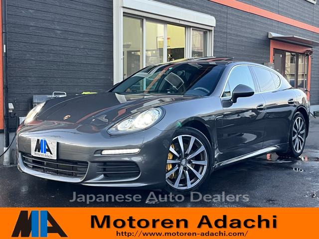PORSCHE PANAMERA