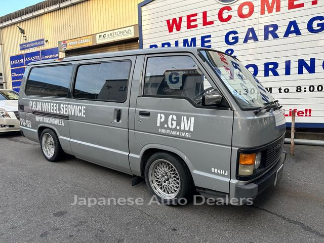 TOYOTA HIACE VAN