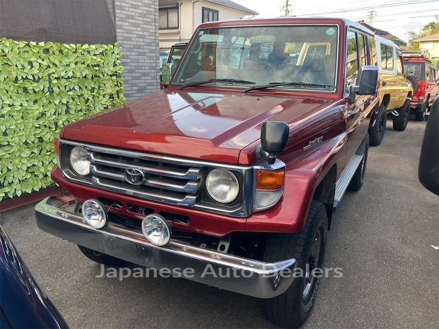 TOYOTA LAND CRUISER 70