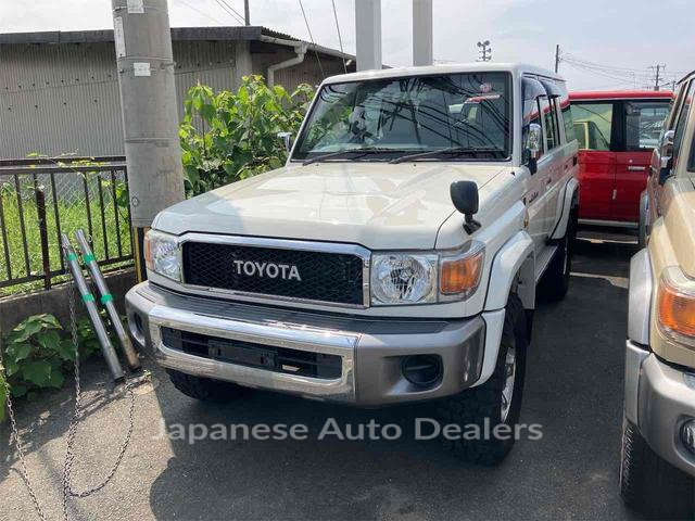 TOYOTA LAND CRUISER 70