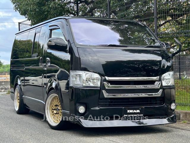 TOYOTA HIACE VAN