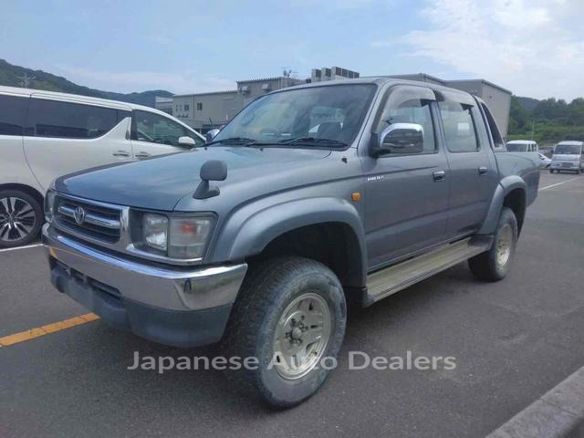 TOYOTA HILUX SPORTS PICK UP