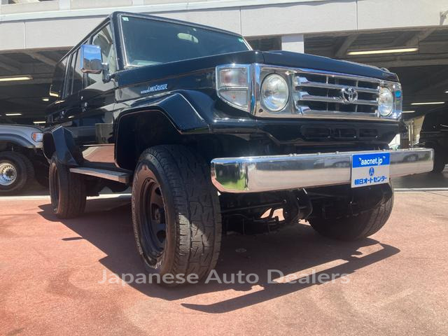 TOYOTA LAND CRUISER 70
